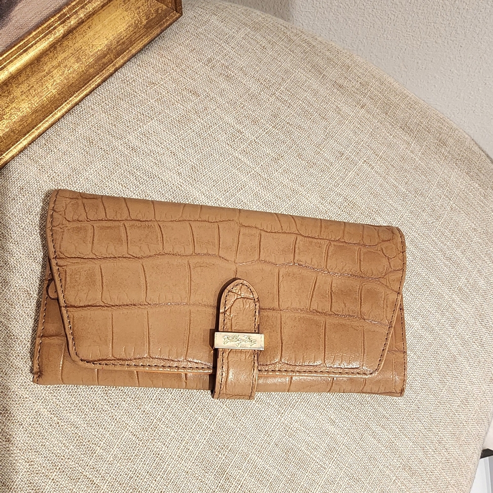 Chic Tan Billy Bag Crocodile-Embossed Leather Full Size Women's Wallet